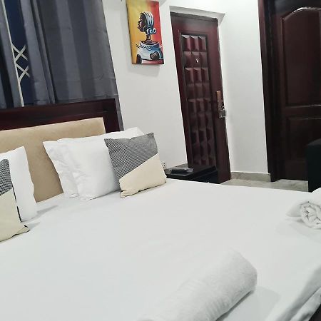 Douglas Luxury Apartments At Douglas Court, Adenta, Accra Ngoại thất bức ảnh