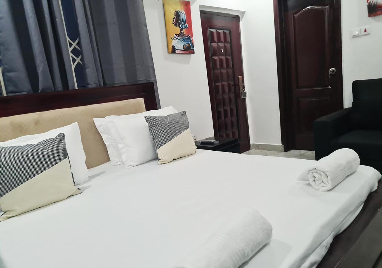 Douglas Luxury Apartments At Douglas Court, Adenta, Accra Ngoại thất bức ảnh